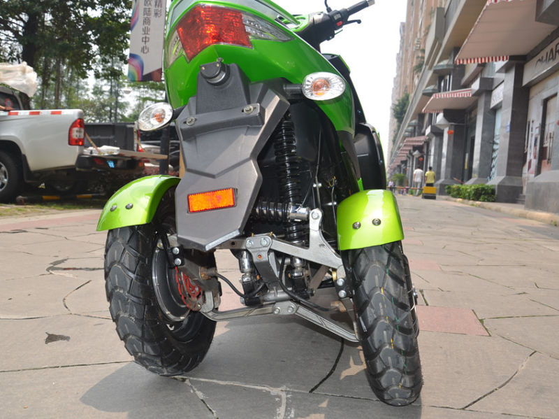 2013 New 2000W/1000W EEC Trike E Scooter (GM690E)