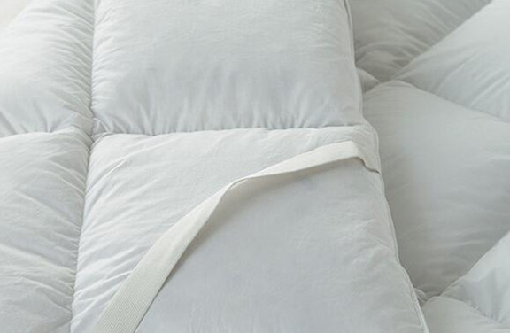 Soft Feeling White Goose Feather Filling Water Proof Topper/Protector